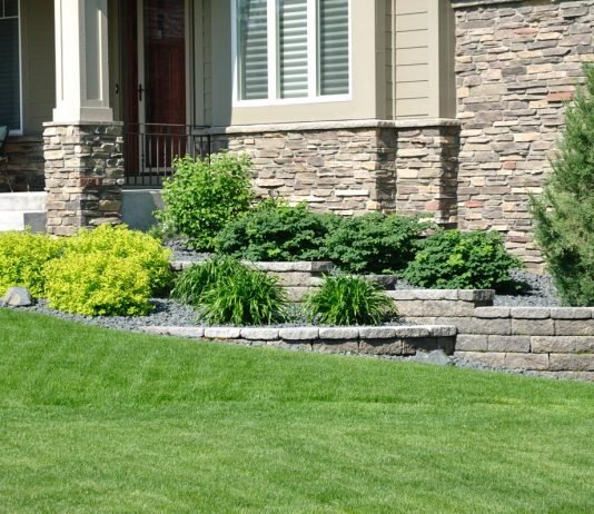 A Complete Guide to Hire a Reliable Retaining Wall Contractor